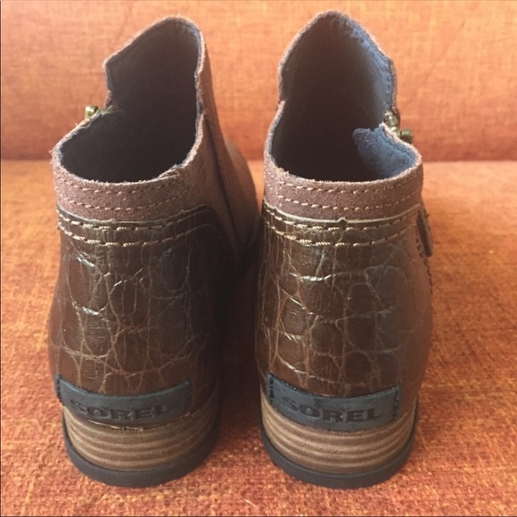 Like new — Sorel // Major Low Suede Bootie - Picture 3 of 6
